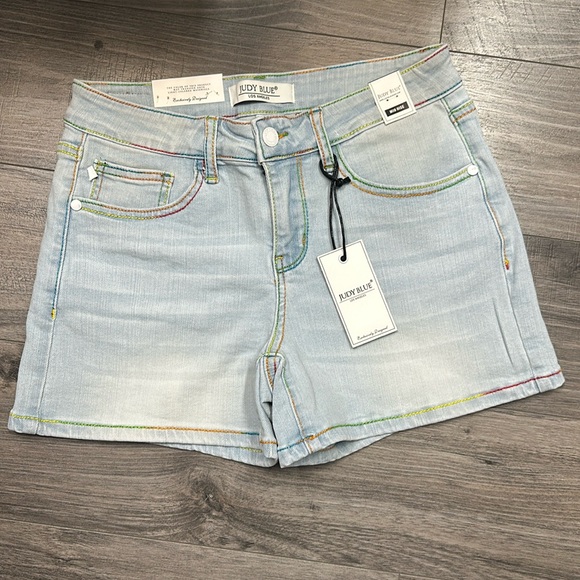 Judy Blue - MID RISE CUT OFF SHORTS